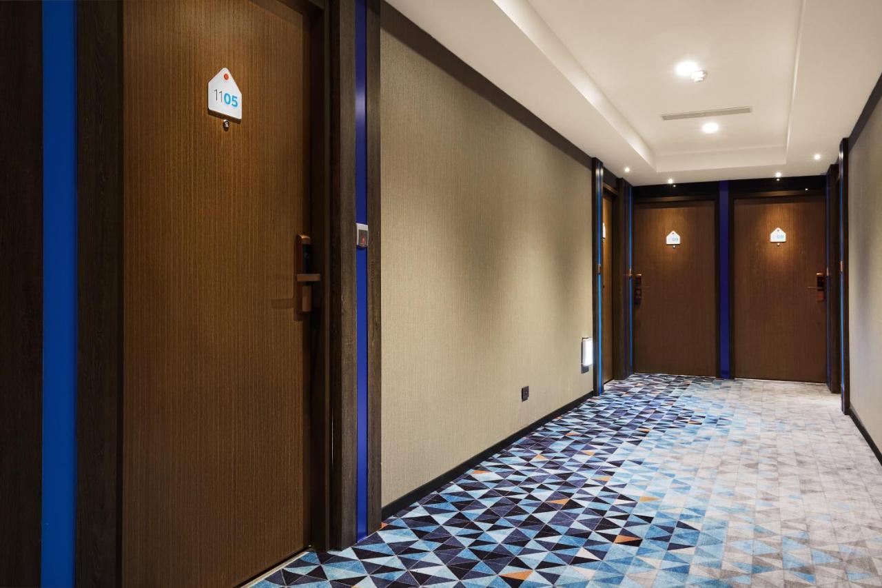 Holiday Inn Express Kaohsiung Love River By Ihg Exterior photo